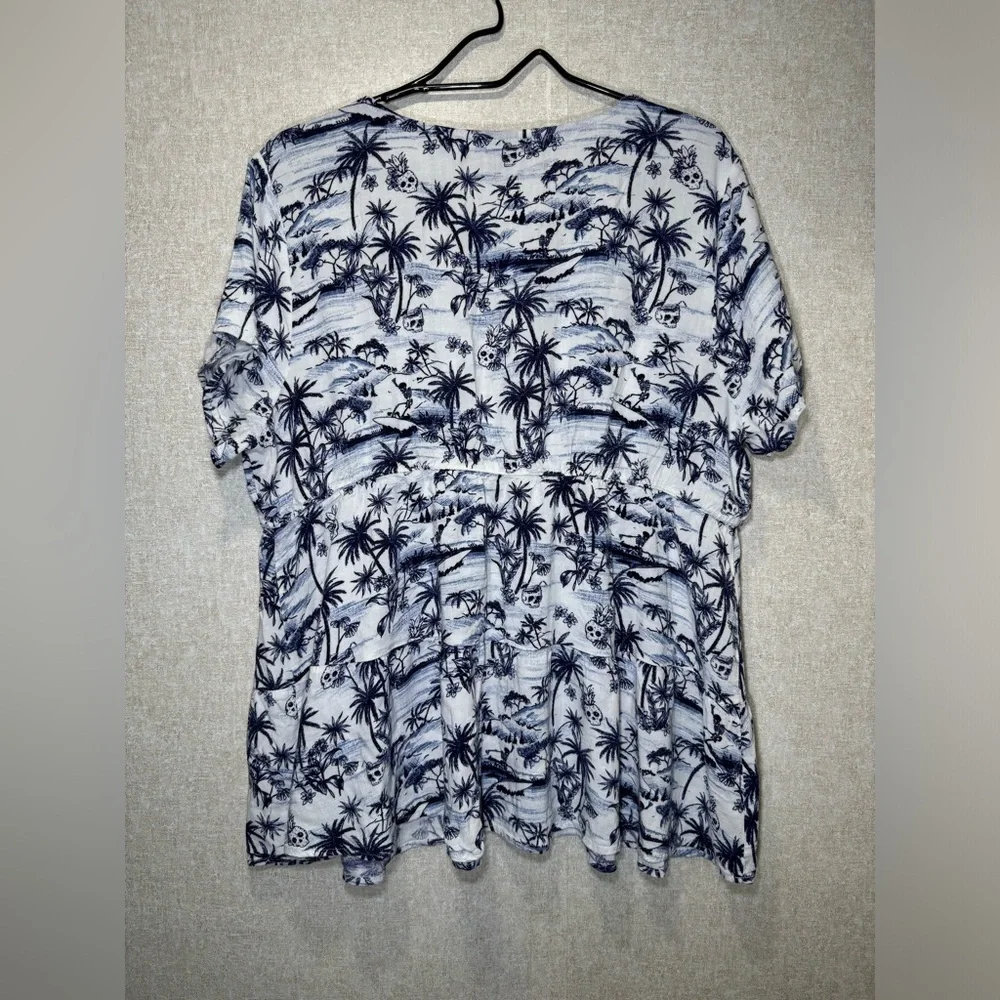 Torrid Blue & White Tropical Skull Print Babydoll Tunic Top Cute Goth Size 1/1X - Picture 2 of 10
